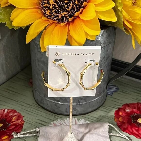 NWTâKendra ScottâJoelleâHoopâEarringsâGoldâWhiteâCrystalâ#KSER - Picture 2 of 7